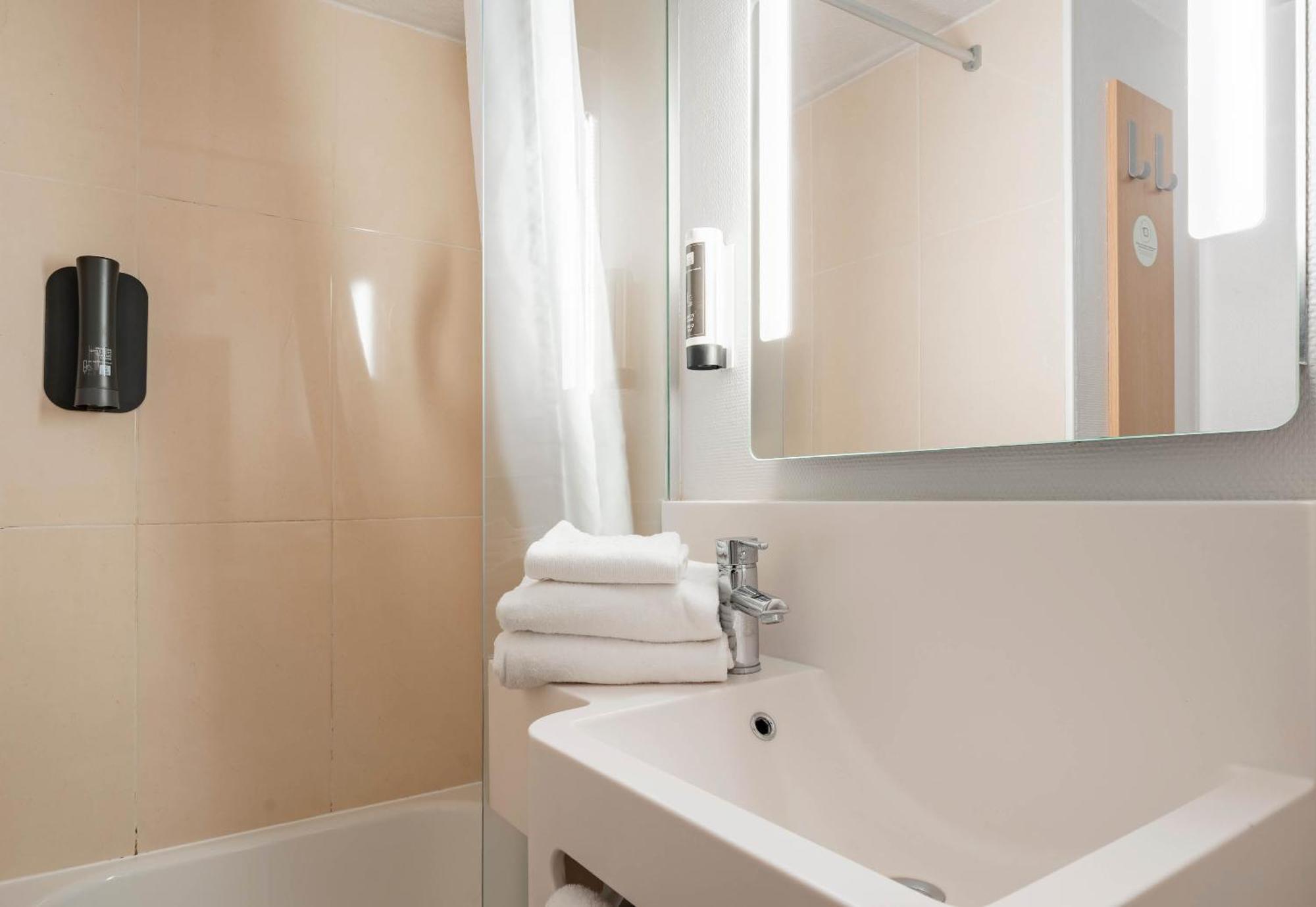 B&B Hotel Calais Coquelles Tunnel Sous La Manche Екстериор снимка
